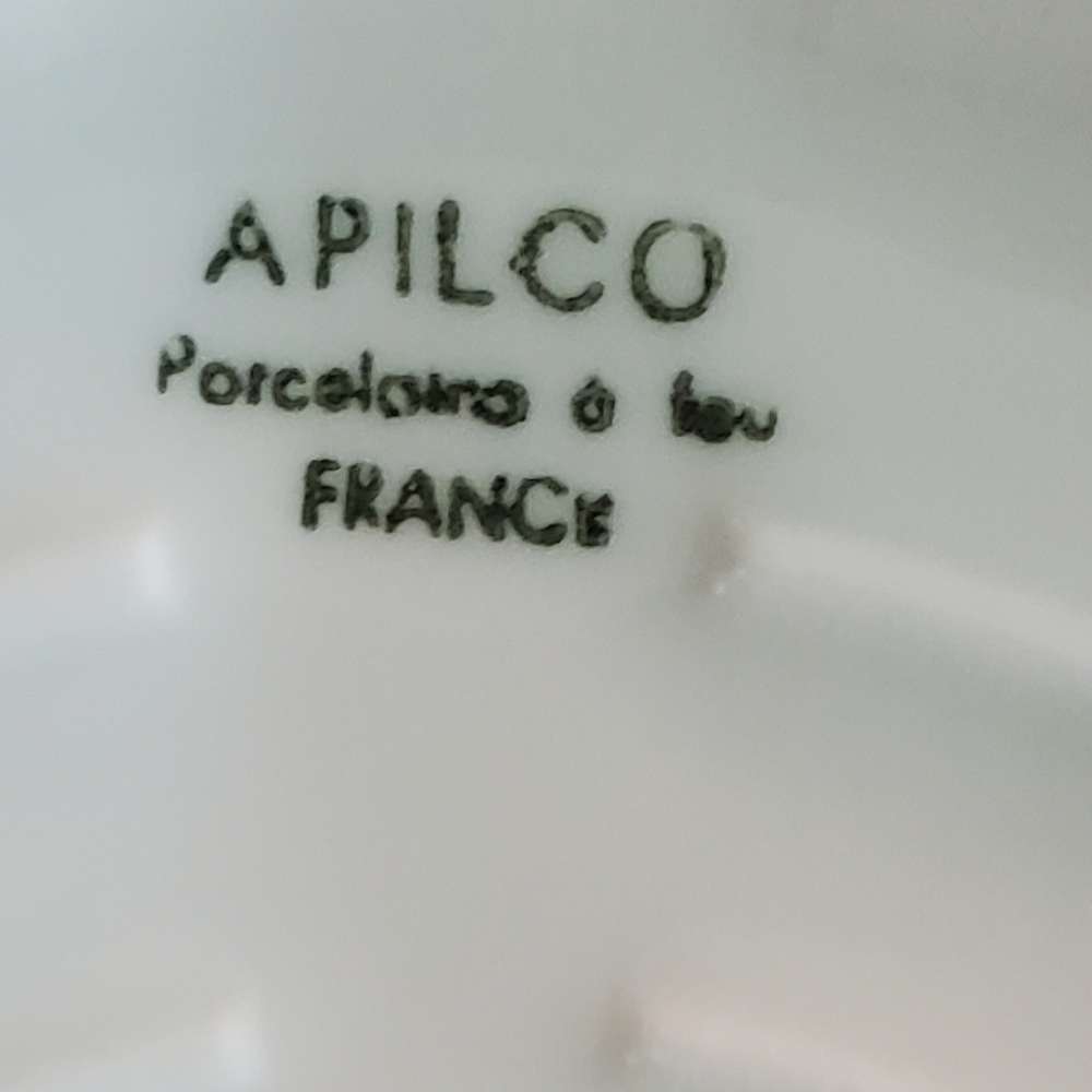 Apilco Vintage Round Soufflé Ramekin Bakeware Dish, 7", White/Blue Floral, EUC - Picture 4 of 16